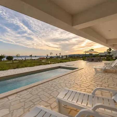 Camelot Villa *