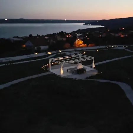 Camelot Villa